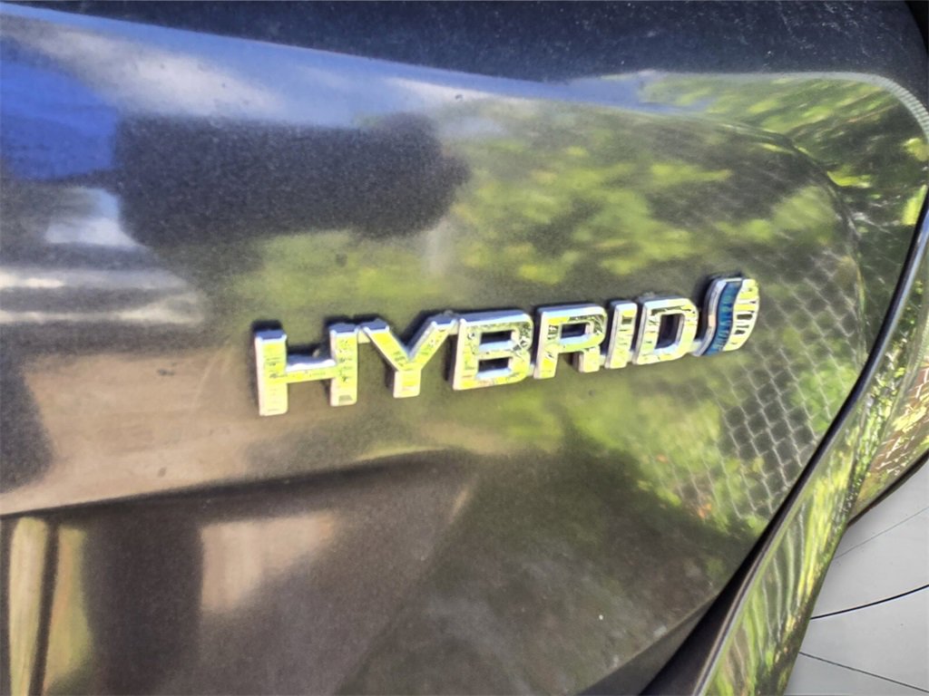 Used 2017 Toyota Prius Four image 9