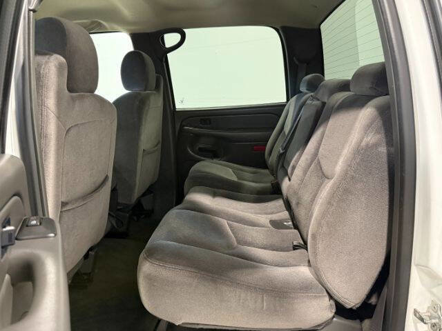 Used 2005 GMC Sierra 2500 SLE w/ Heavy-Duty Power Package AWD/4WD image 14