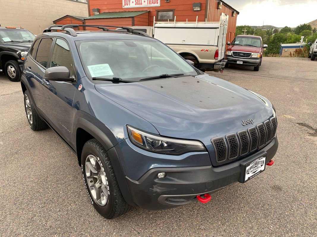 Used 2019 Jeep Cherokee Trailhawk w/ Cold Weather Group AWD/4WD image 1