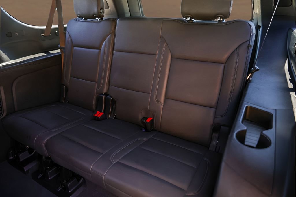 Used 2025 Chevrolet Suburban Z71 AWD/4WD image 25
