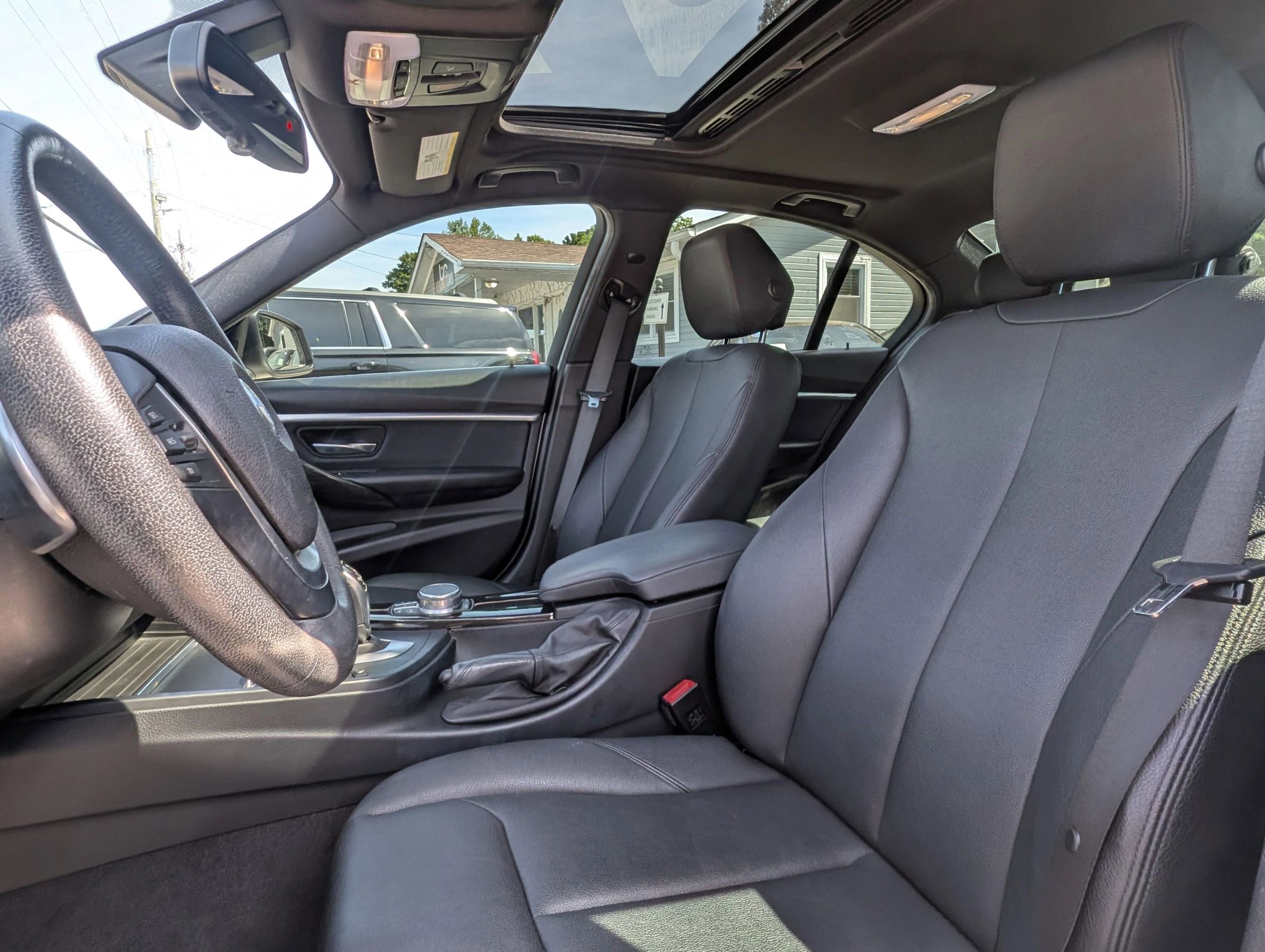 Used 2018 BMW 330i Sedan RWD image 17