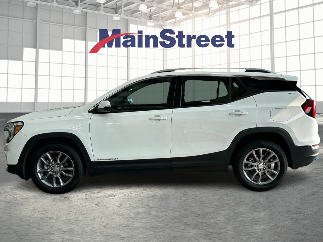 Used 2024 GMC Terrain SLT FWD image 2