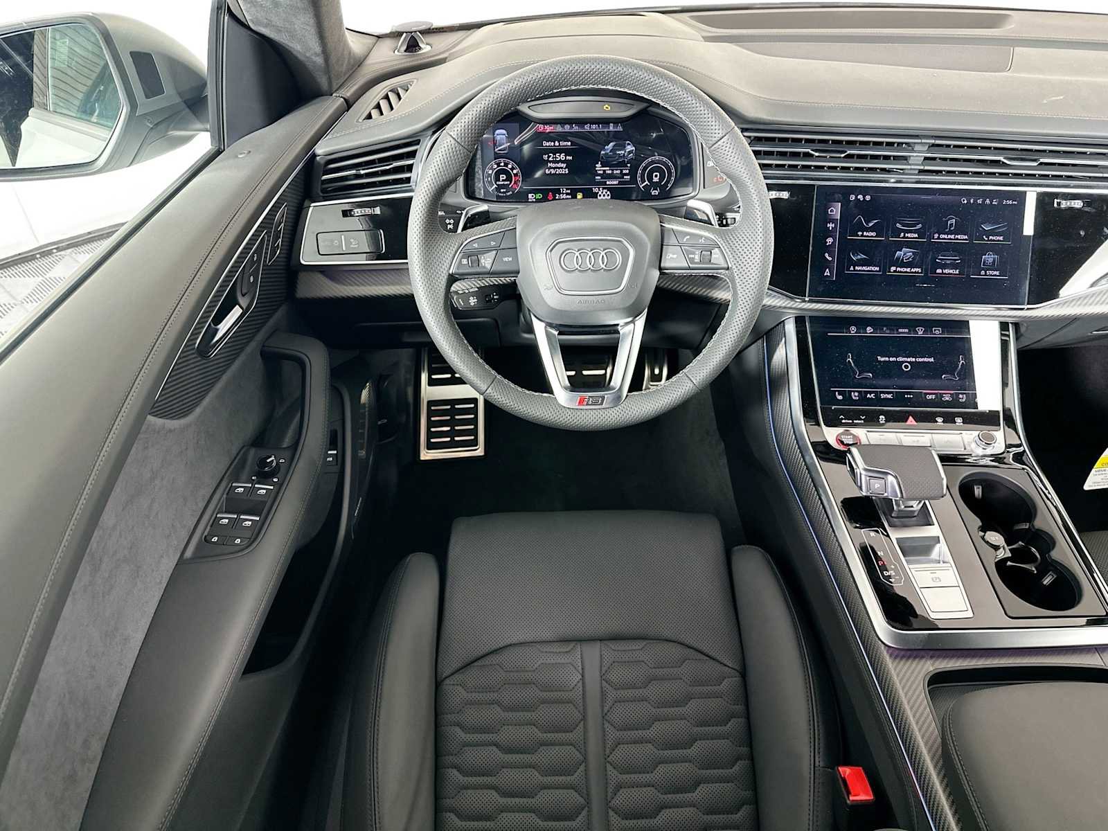 New 2025 Audi RS Q8 performance image 21