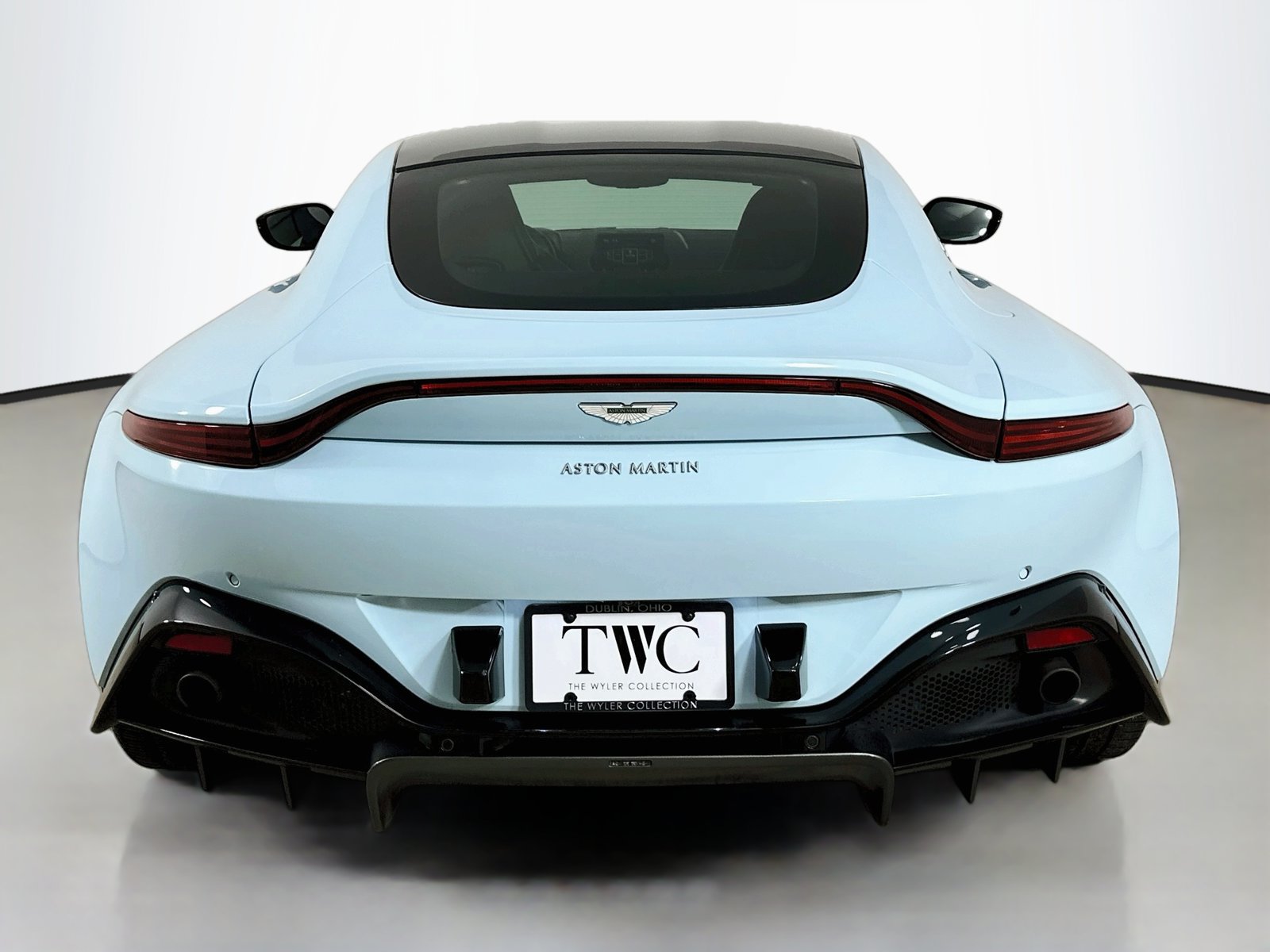Used 2019 Aston Martin V8 Vantage Coupe RWD image 6