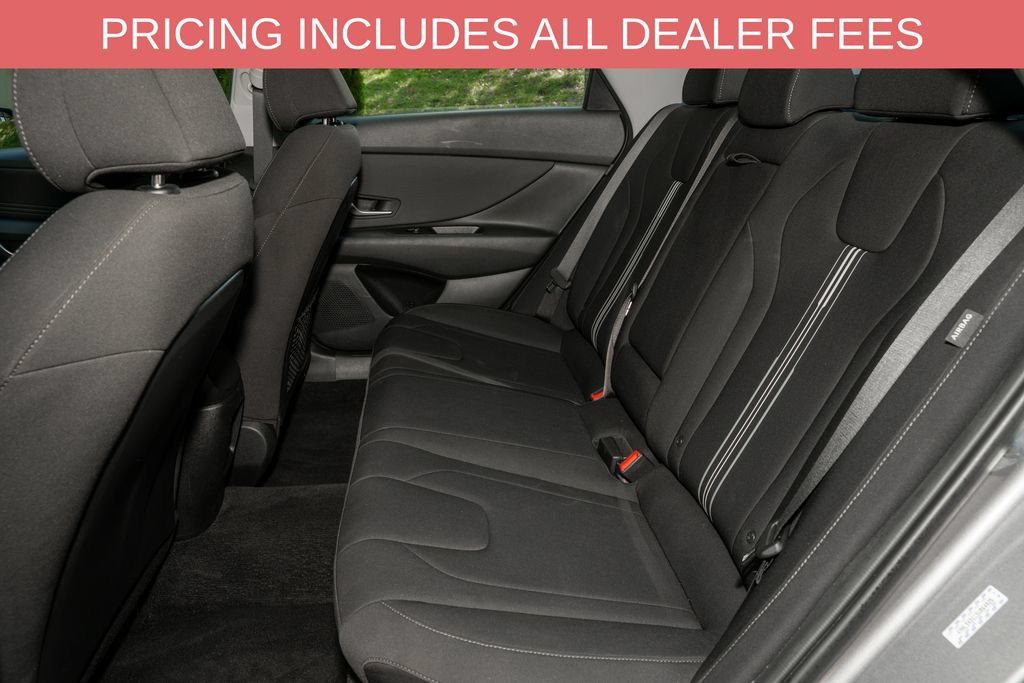 Used 2025 Hyundai Elantra SEL FWD image 8