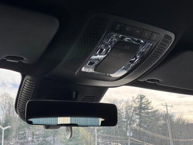 Used 2025 Mercedes-Benz GLB 250 GLB 250 image 34