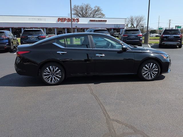 Used 2025 Nissan Altima 2.5 SV image 8