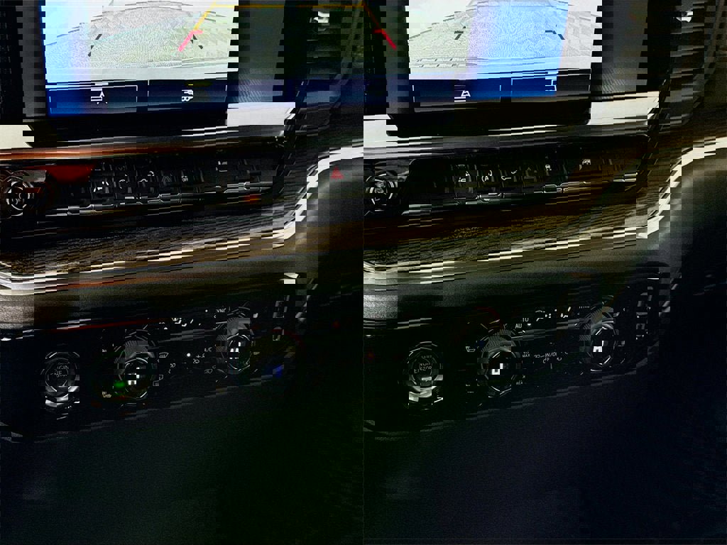 Used 2024 Chevrolet Silverado 1500 LT image 10