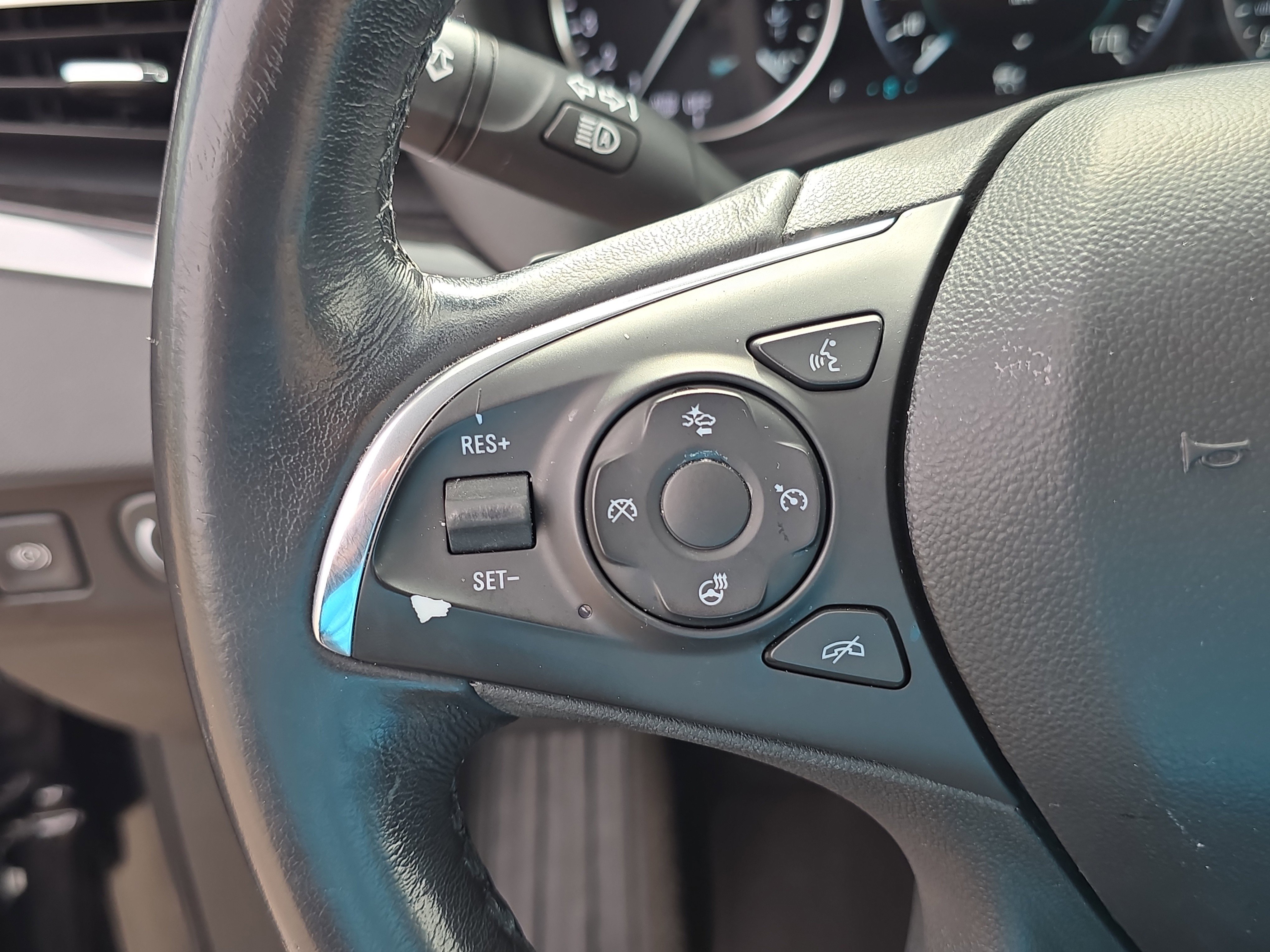 Used 2019 Buick Enclave Avenir w/ Avenir Technology Package image 35