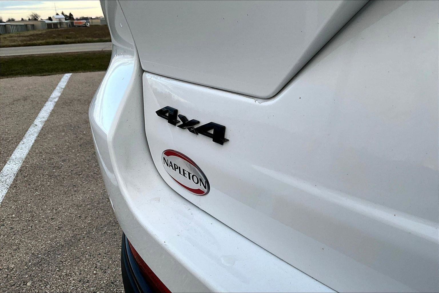 Used 2023 Jeep Grand Cherokee Altitude image 8