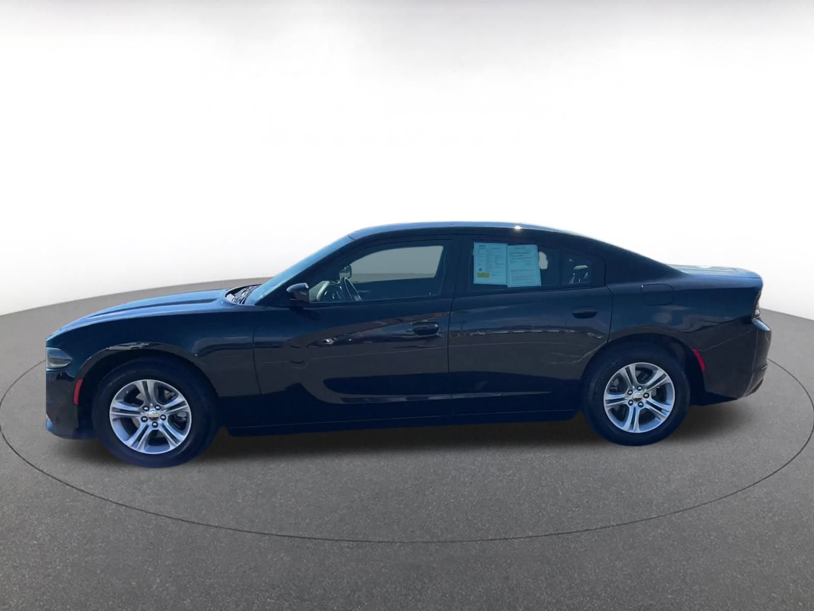 Used 2022 Dodge Charger SXT image 9