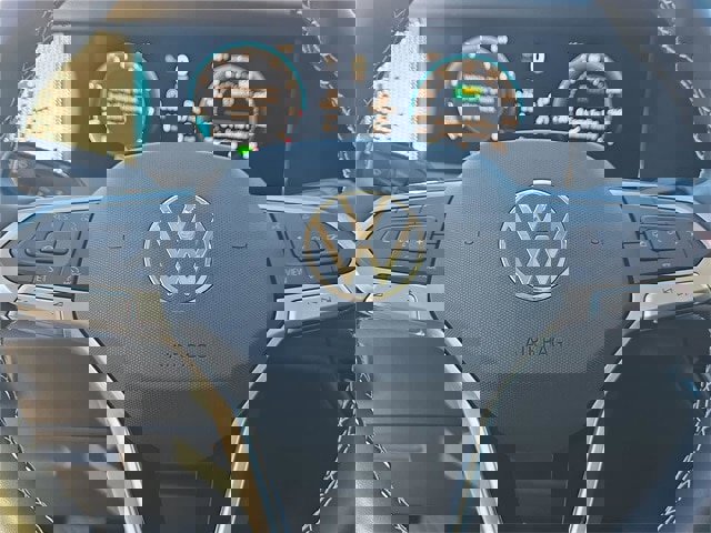 New 2026 Volkswagen Tiguan SE image 18