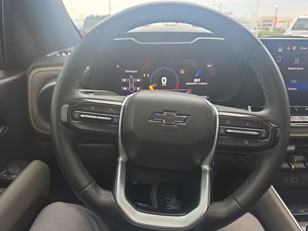 Used 2024 Chevrolet Colorado ZR2 w/ Technology Package AWD/4WD image 29