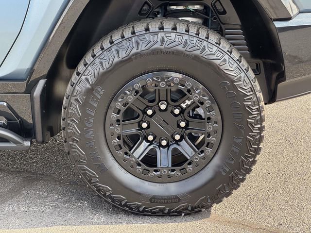 Used 2024 GMC Hummer EV 3X w/ Omega Edition AWD/4WD image 5