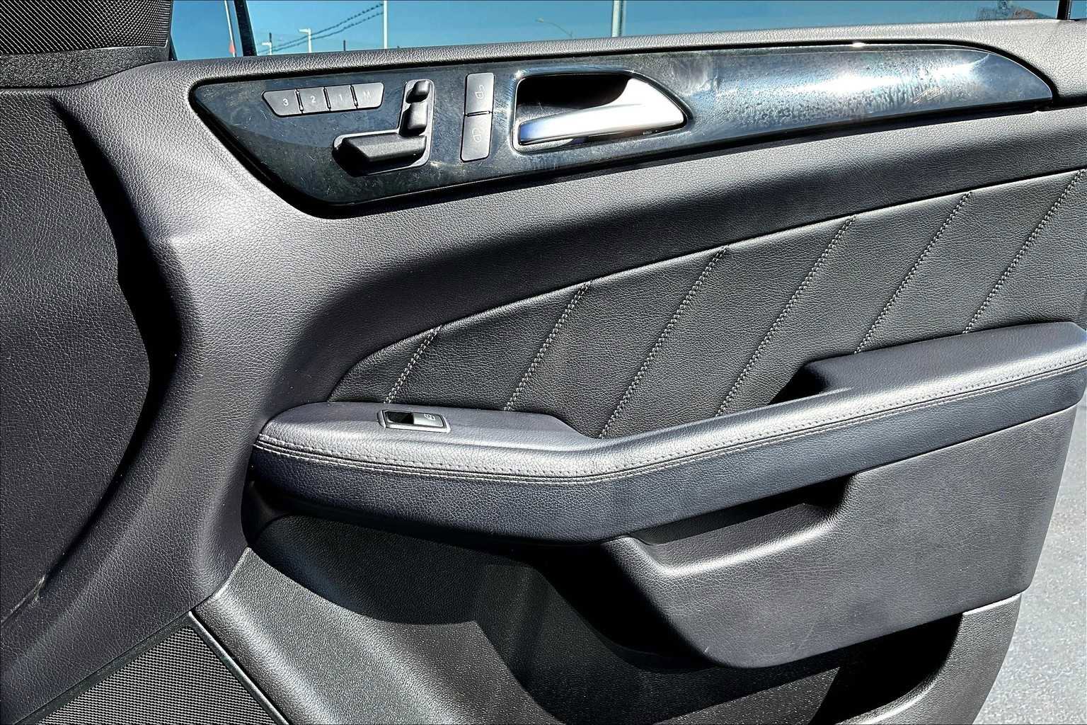 Used 2016 Mercedes-Benz GL 450 4MATIC image 26