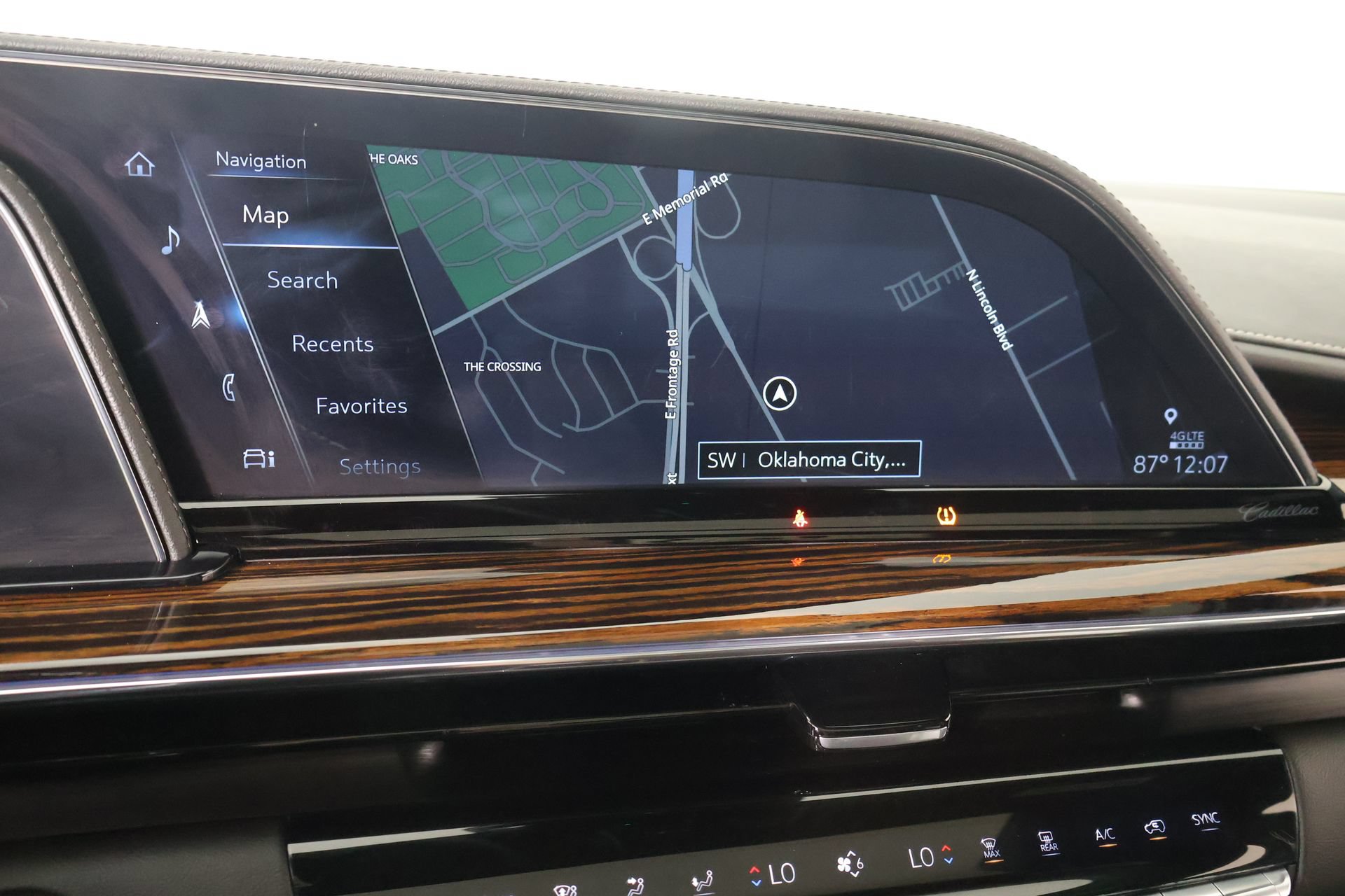 Used 2022 Cadillac Escalade Premium Luxury AWD/4WD image 7