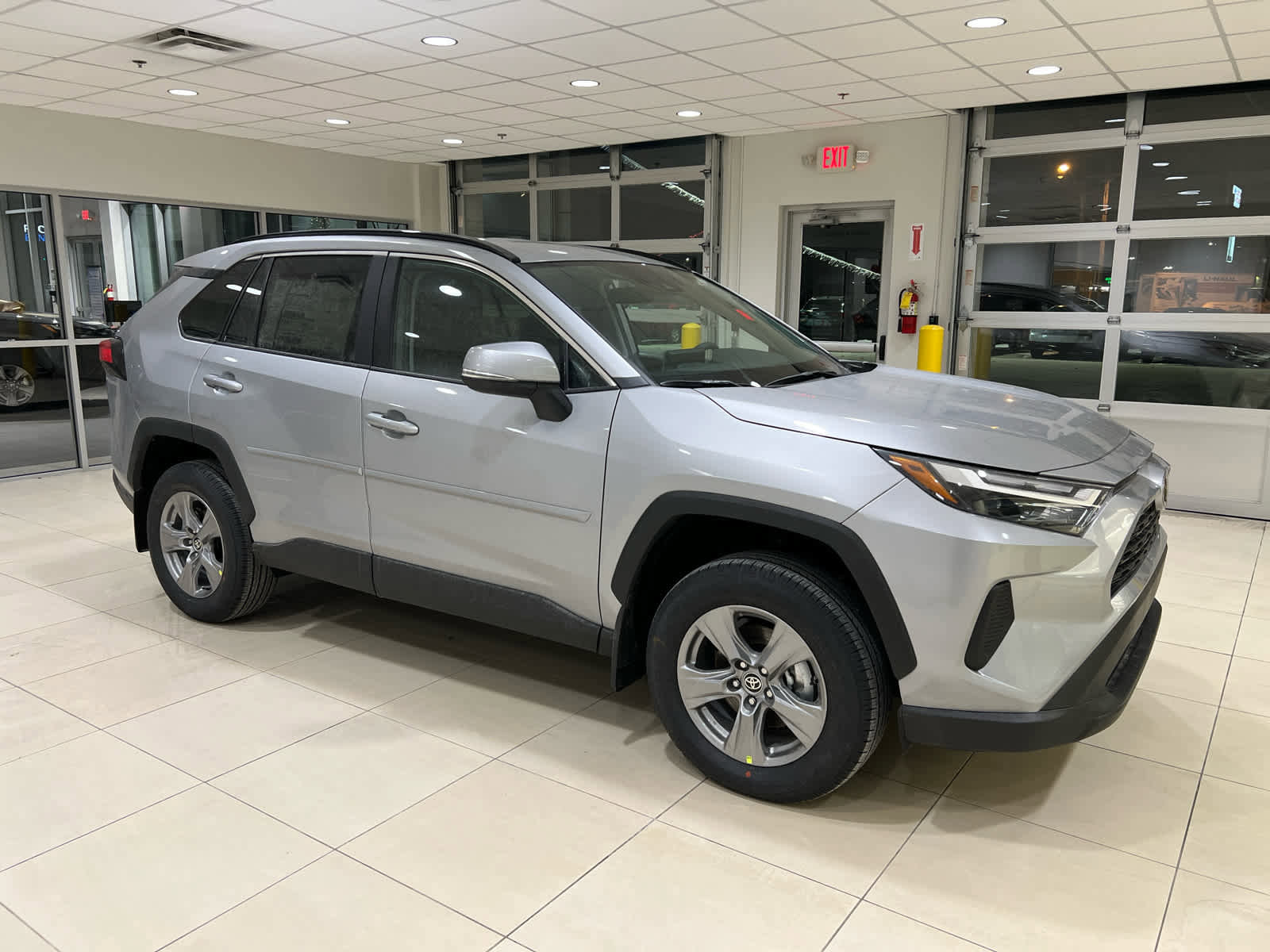 New 2025 Toyota RAV4 XLE w/ Weather Package