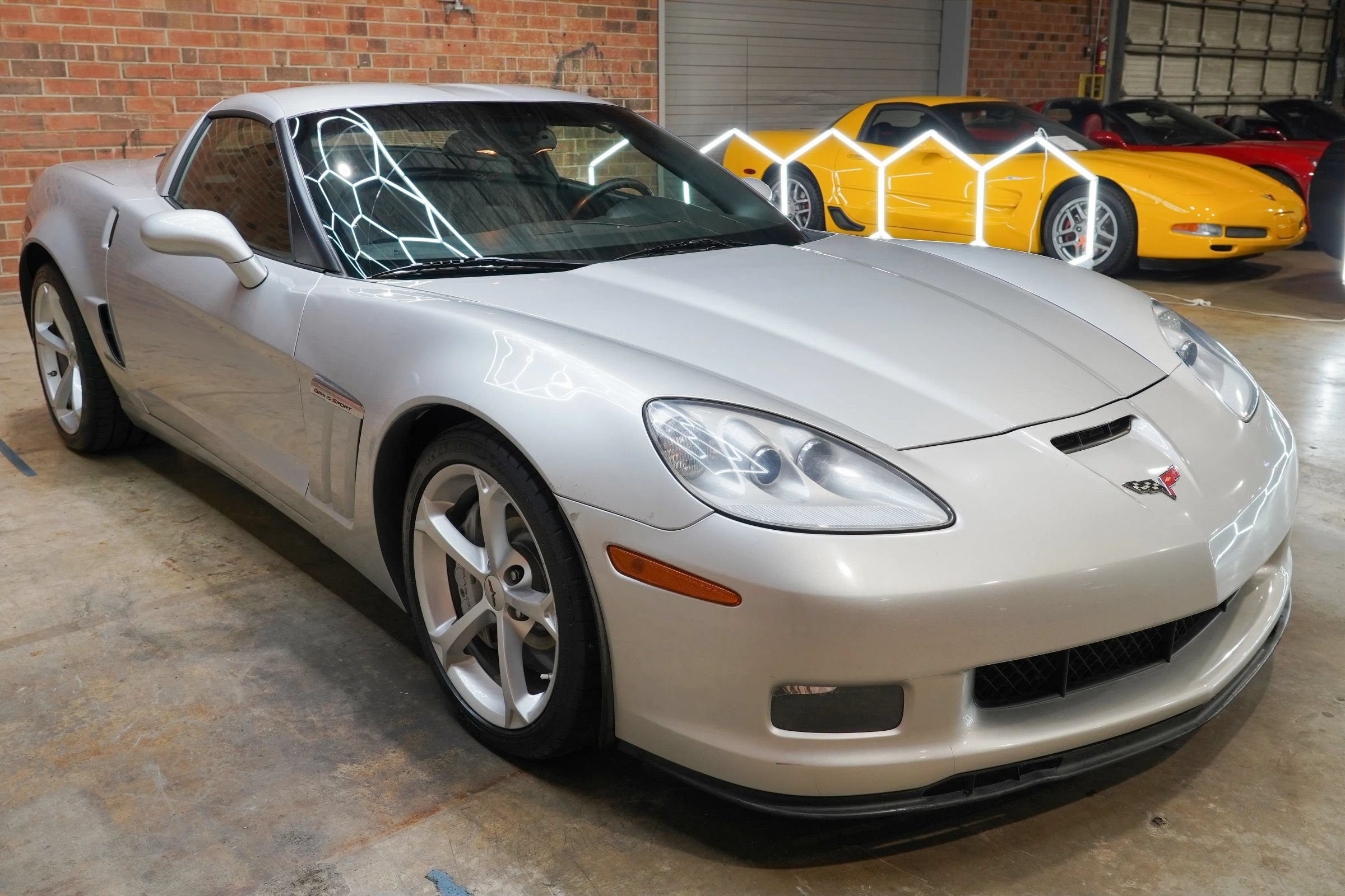 Used 2010 Chevrolet Corvette Grand Sport w/ Preferred Equipment Group RWD image 23
