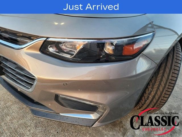 Used 2017 Chevrolet Malibu LT w/ Leather Package image 15