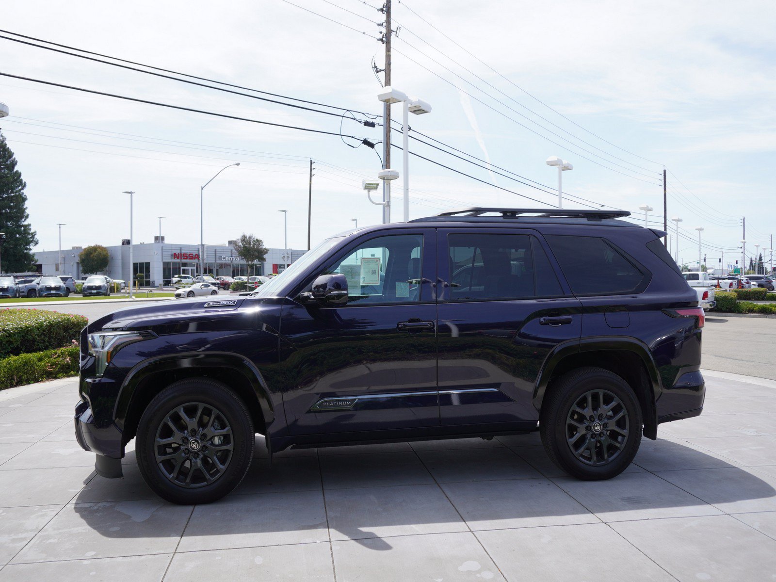 Used 2025 Toyota Sequoia Platinum AWD/4WD image 9