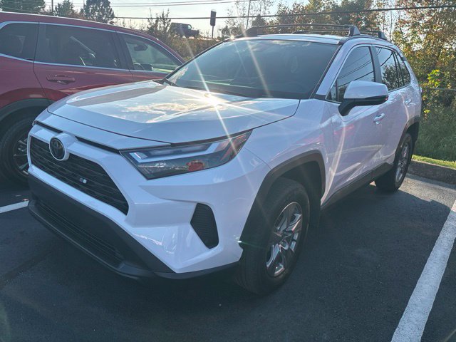 Used 2024 Toyota RAV4 XLE AWD/4WD image 3