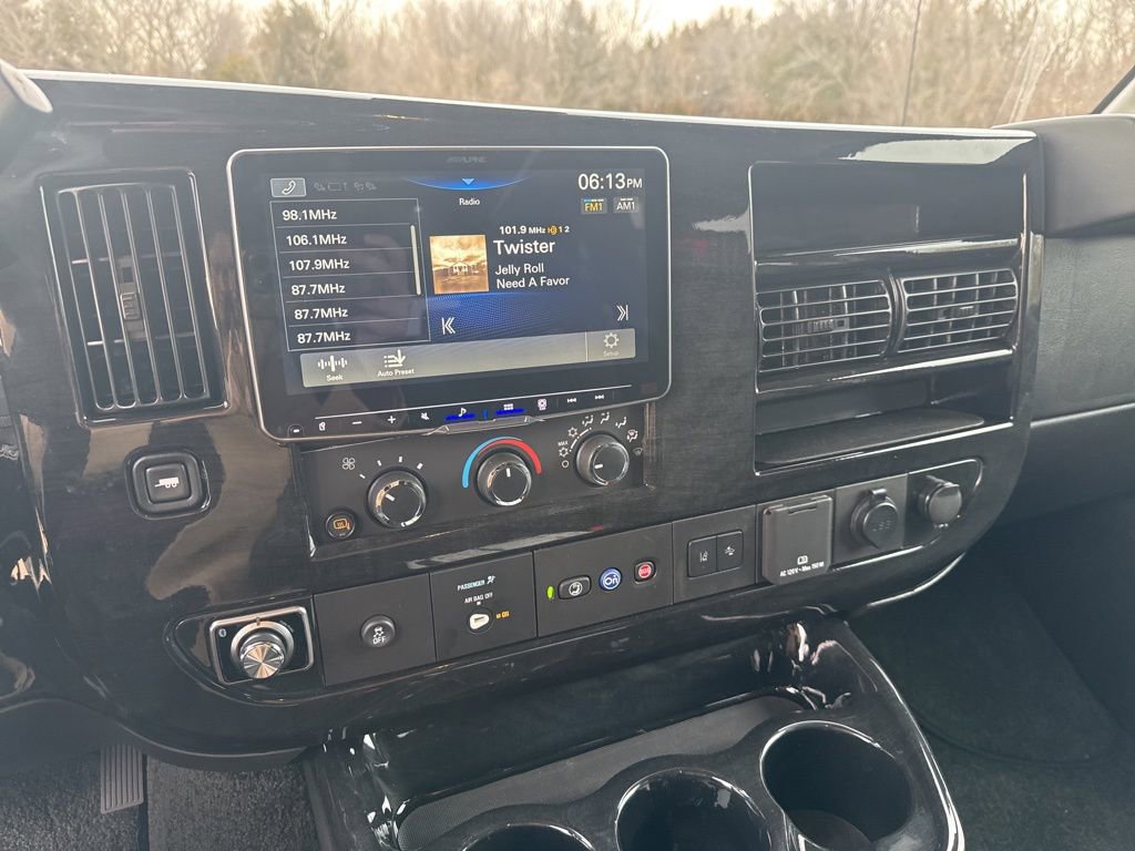 New 2025 GMC Savana 2500 Extended w/ Driver Convenience Package image 22