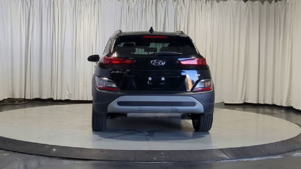 Used 2023 Hyundai Kona SEL AWD/4WD image 9