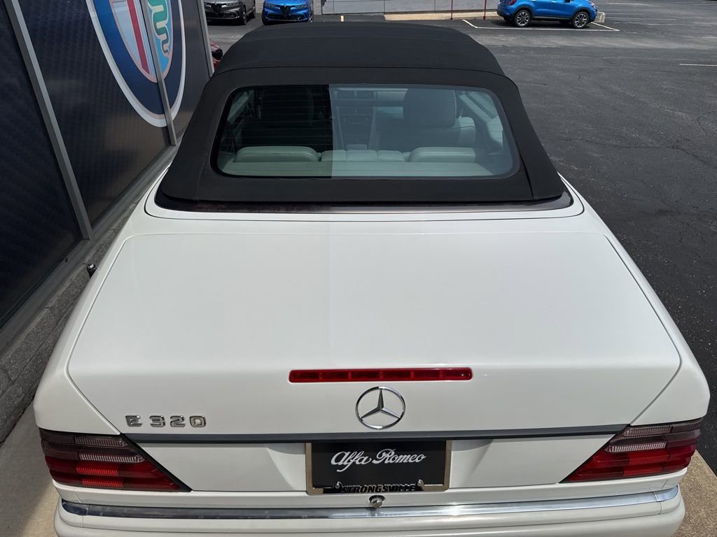 Used 1995 Mercedes-Benz E 320 Convertible image 10