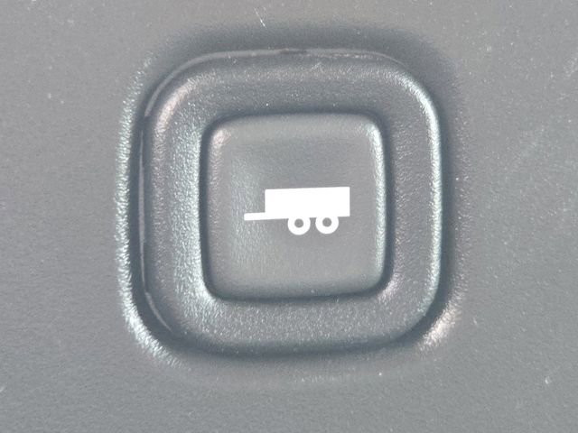 Used 2023 GMC Savana 3500 w/ Driver Convenience Package RWD image 4