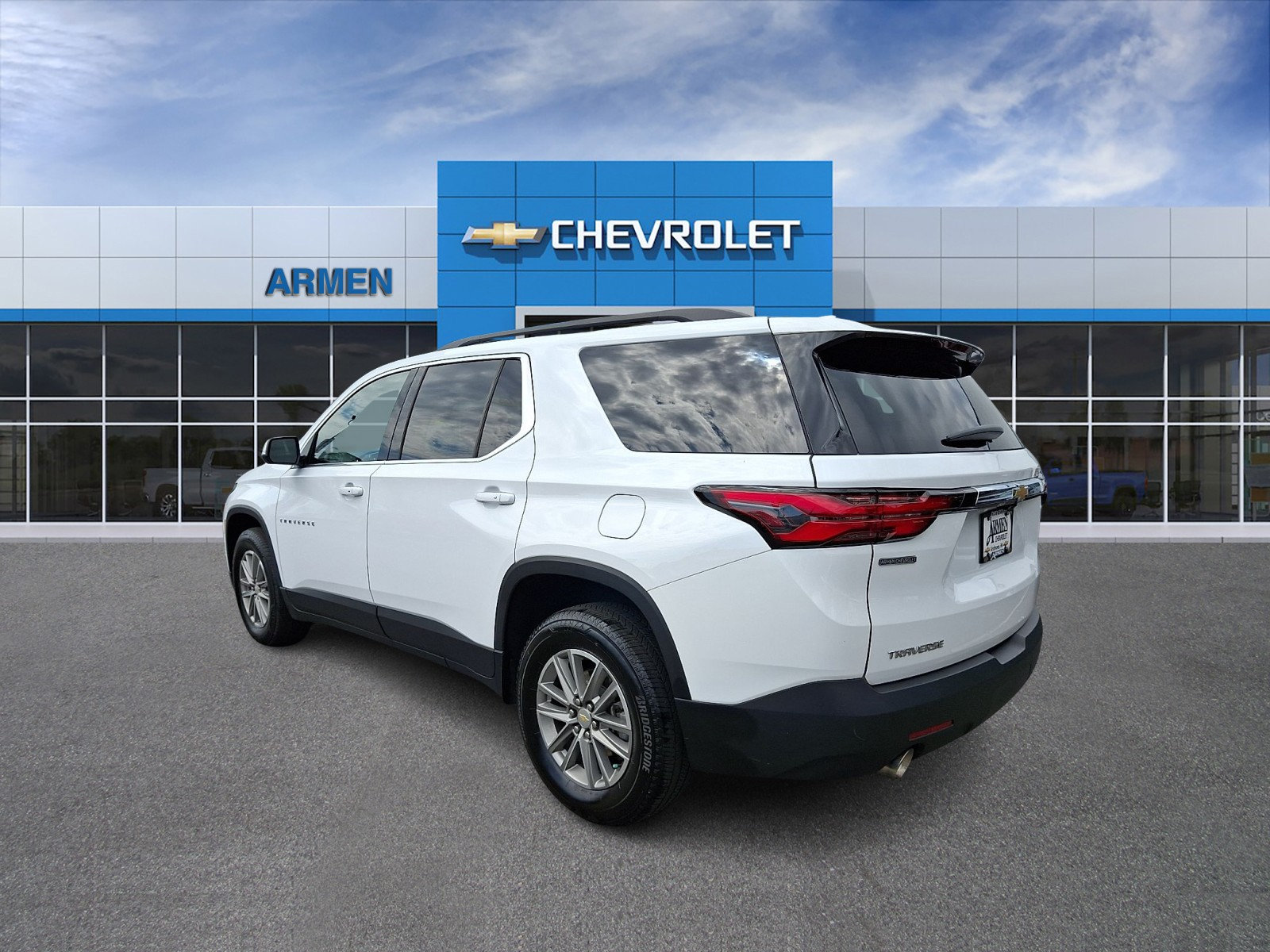 Certified 2023 Chevrolet Traverse LT FWD image 7