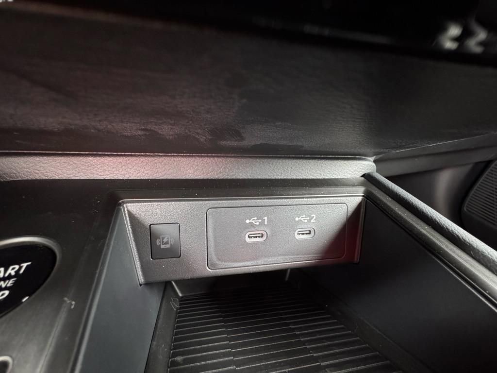 Certified 2025 Nissan Kicks SR image 11