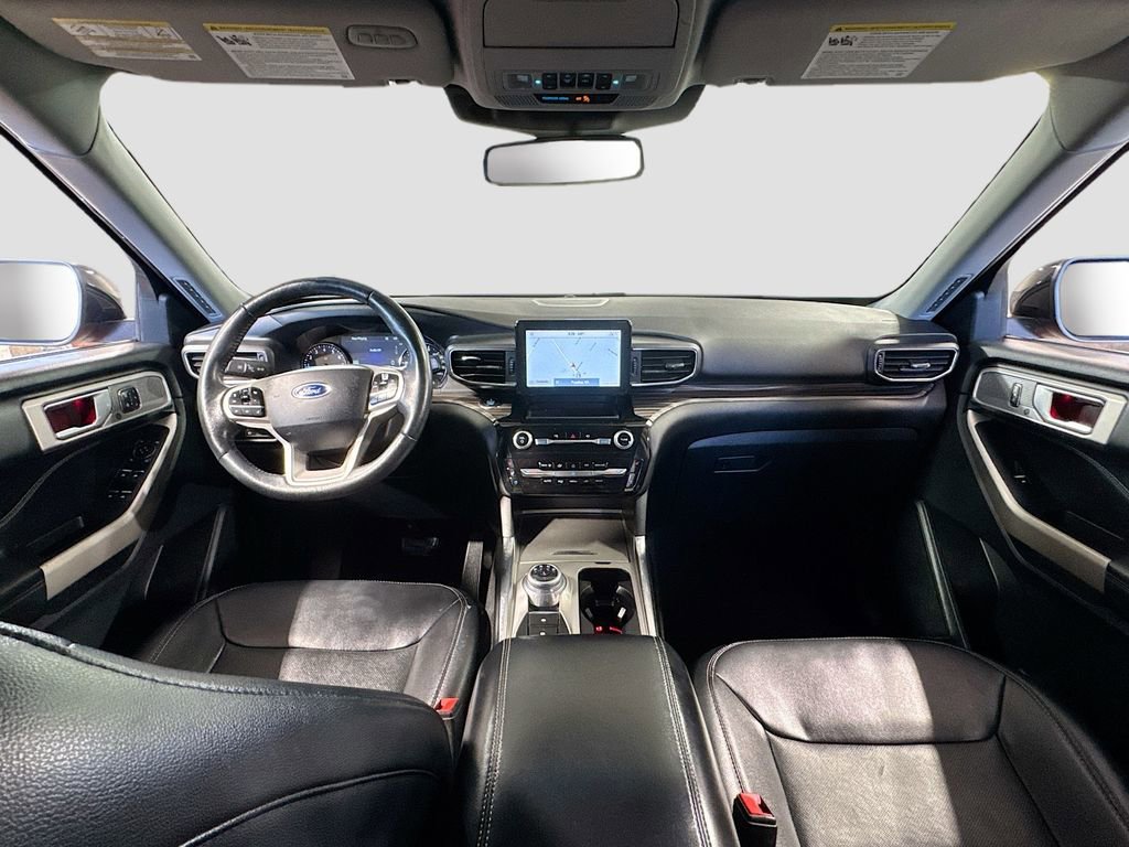 Used 2021 Ford Explorer Limited w/ Equipment Group 301A AWD/4WD image 12