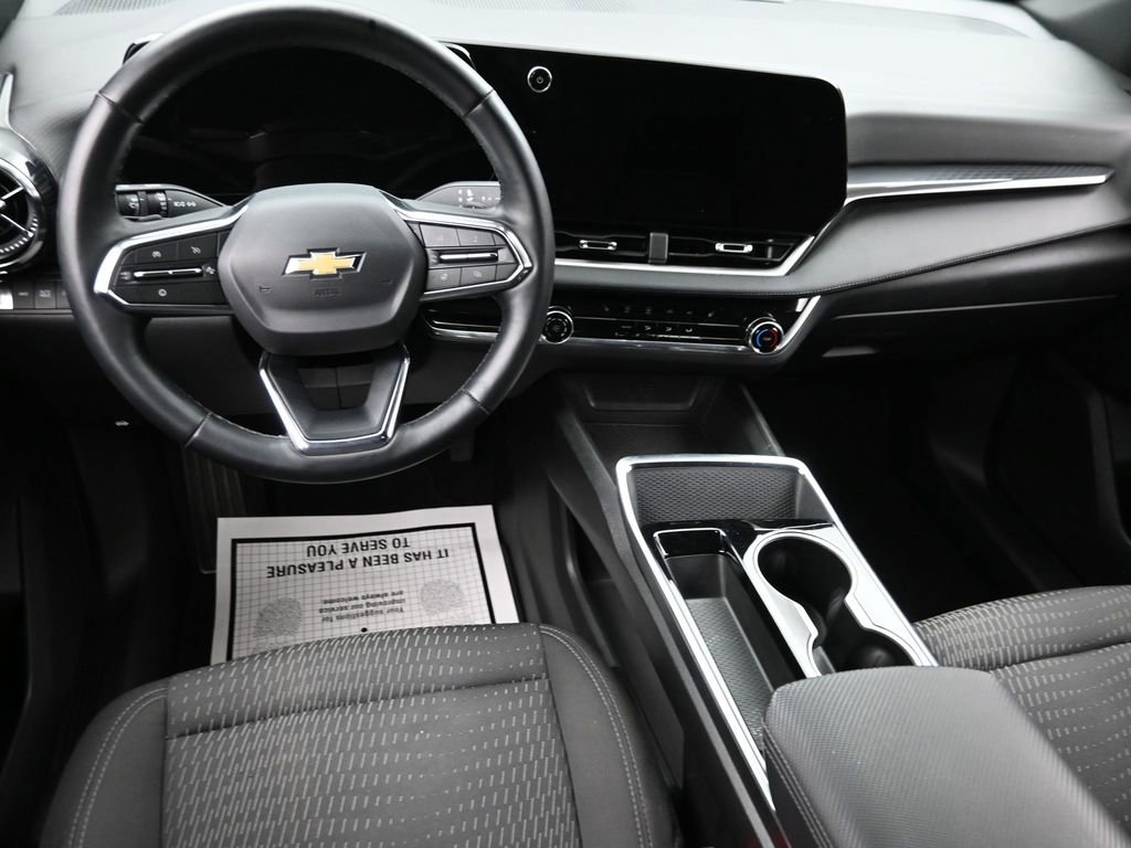 Used 2025 Chevrolet Equinox LT AWD/4WD image 11