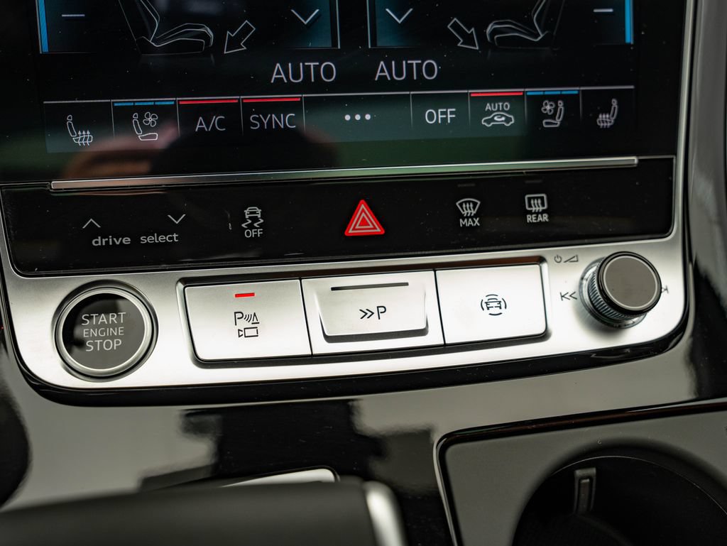 New 2026 Audi Q8 Prestige AWD/4WD image 36
