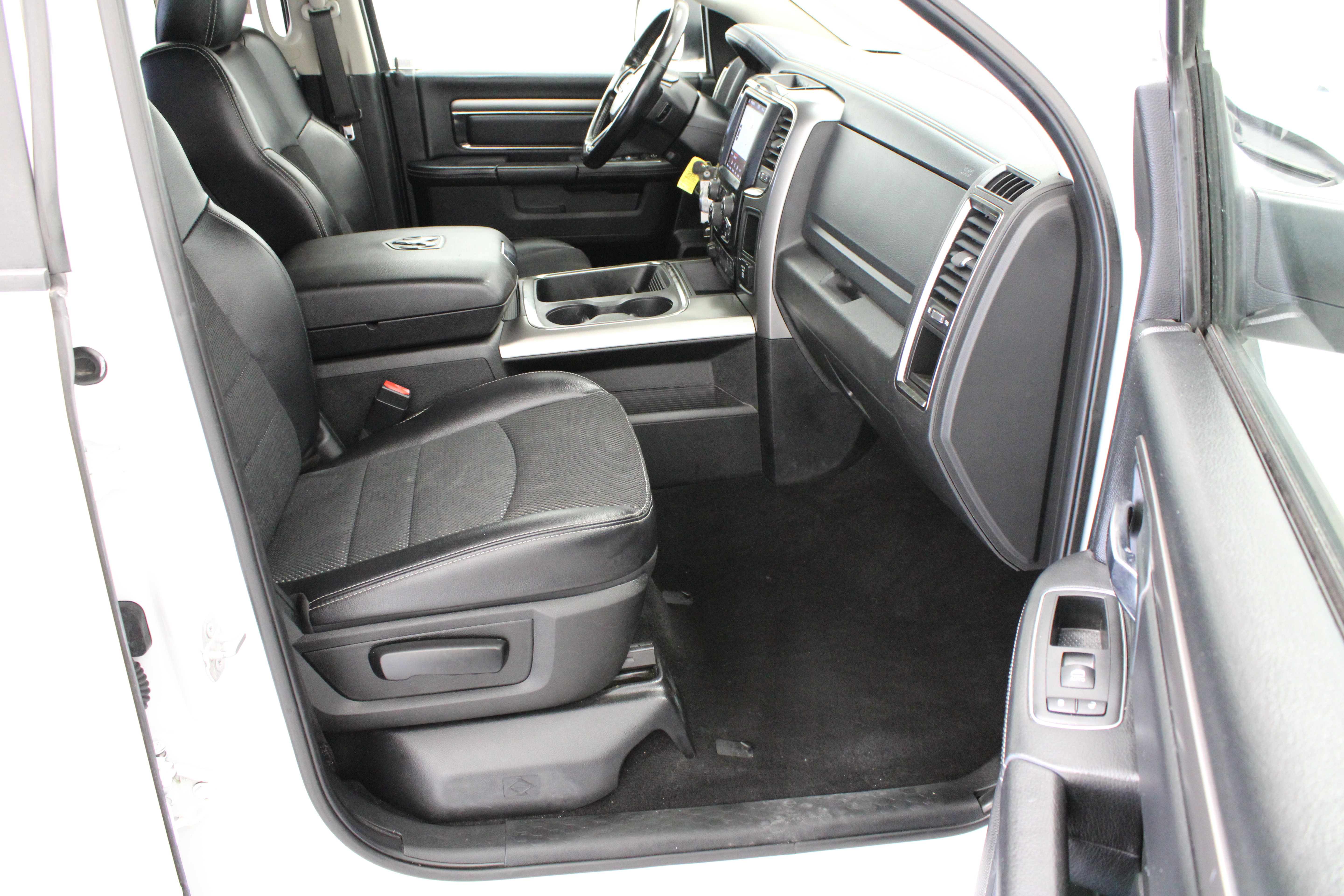 Used 2018 RAM 1500 Sport AWD/4WD image 39