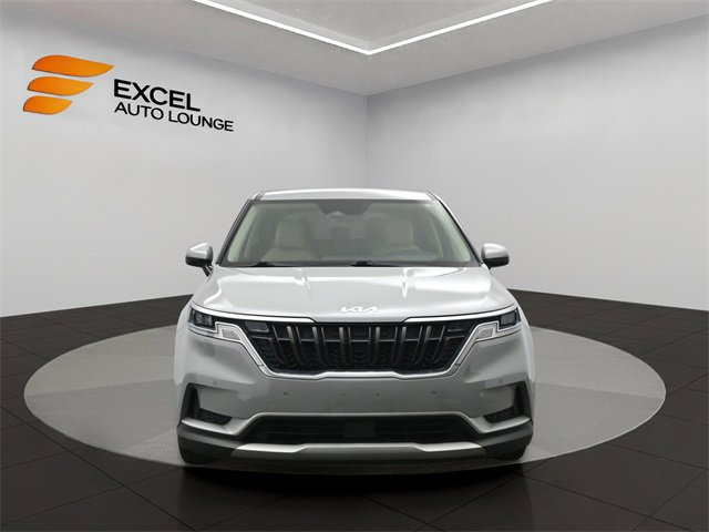 Used 2022 Kia Carnival EX image 8