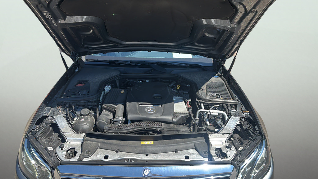 Used 2017 Mercedes-Benz E 300 4MATIC image 23