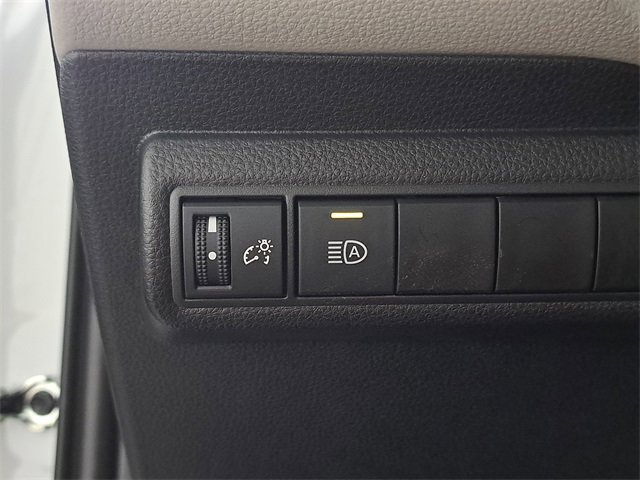 Used 2025 Toyota Corolla LE image 23