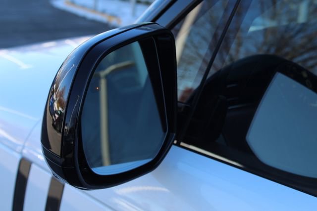 Used 2024 Land Rover Range Rover SE image 13