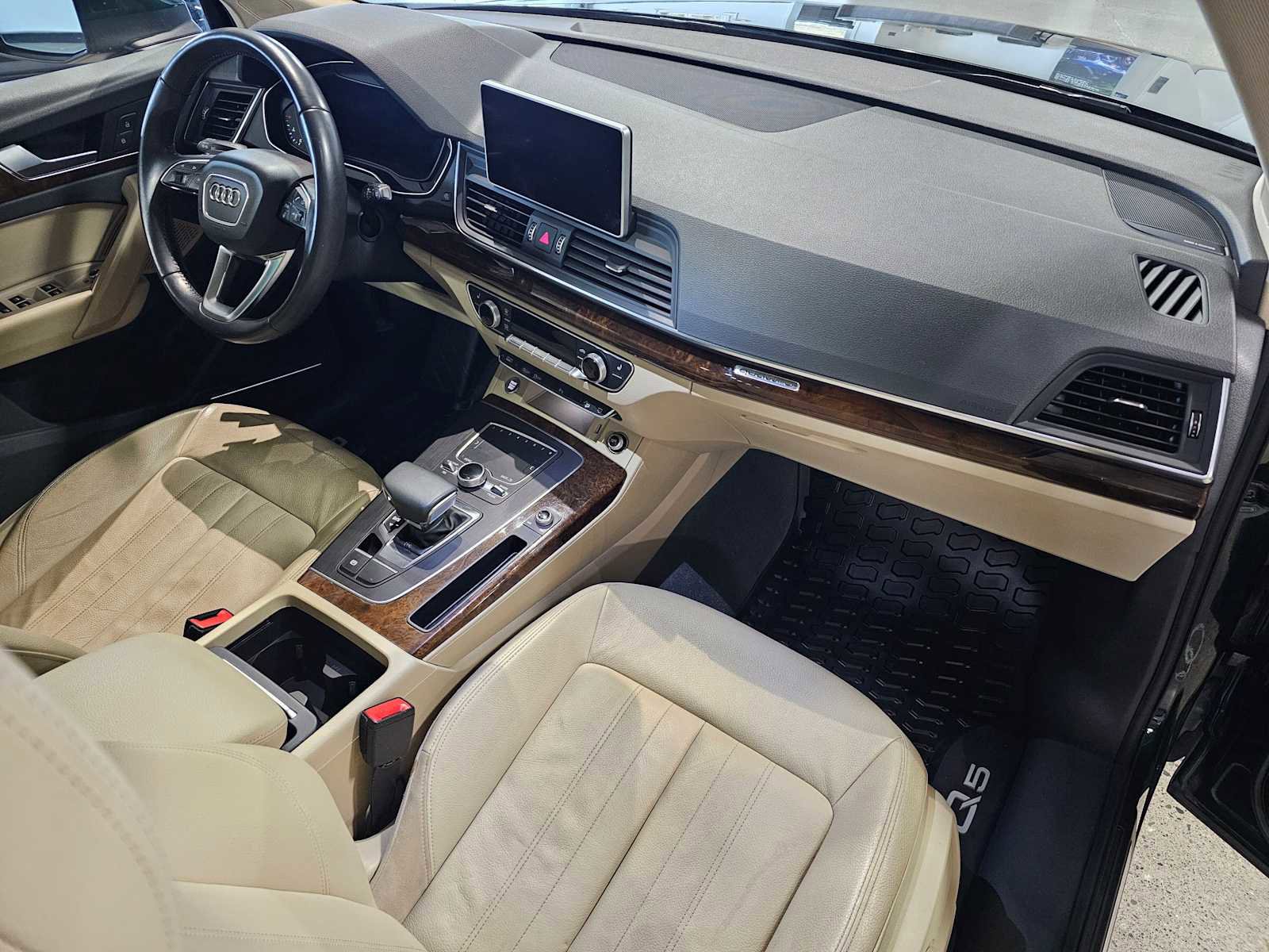 Used 2018 Audi Q5 2.0T Premium Plus w/ Premium Plus Package AWD/4WD image 11