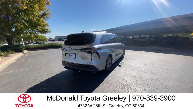 Used 2023 Toyota Sienna XLE FWD image 7