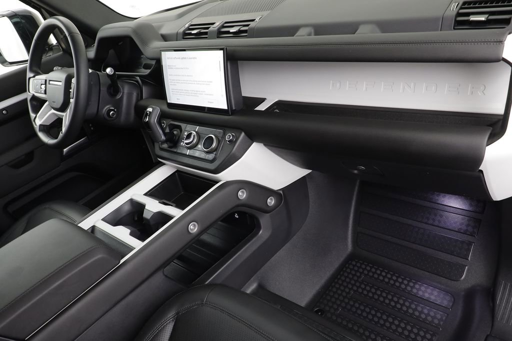 Used 2025 Land Rover Defender 130 S image 21