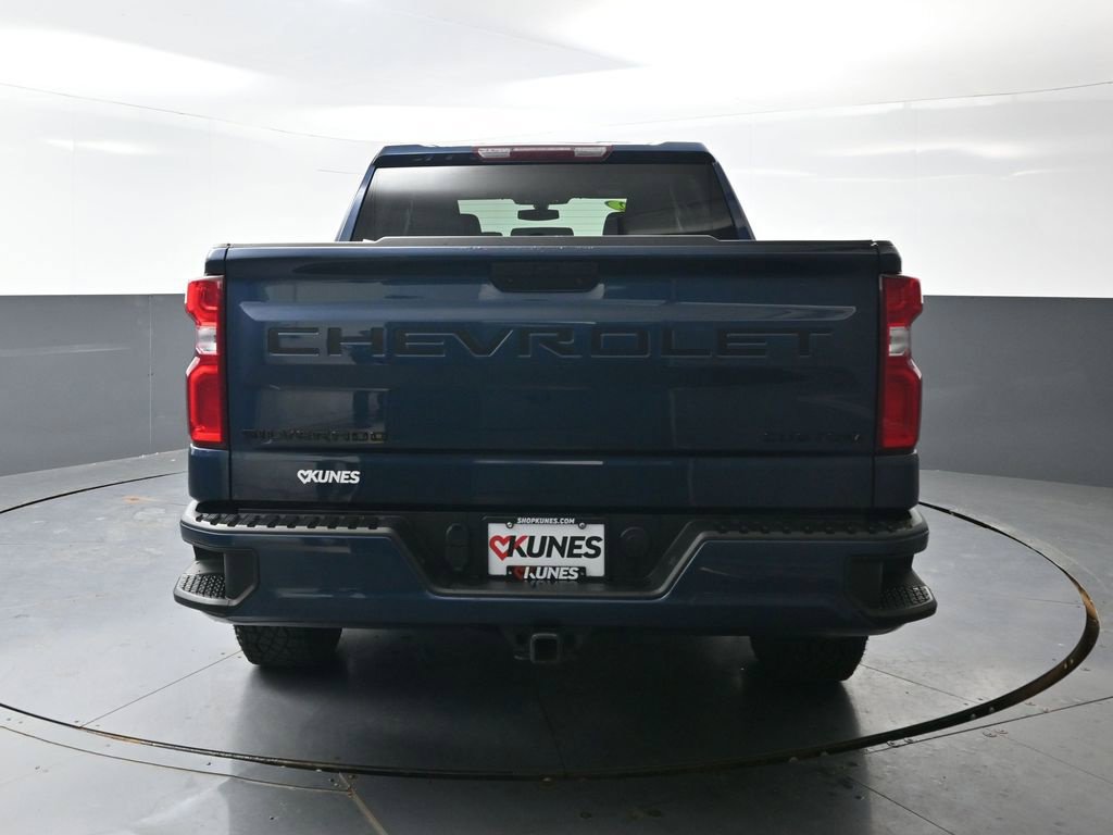Used 2022 Chevrolet Silverado 1500 Custom w/ LPO, Dark Essentials Package AWD/4WD image 12