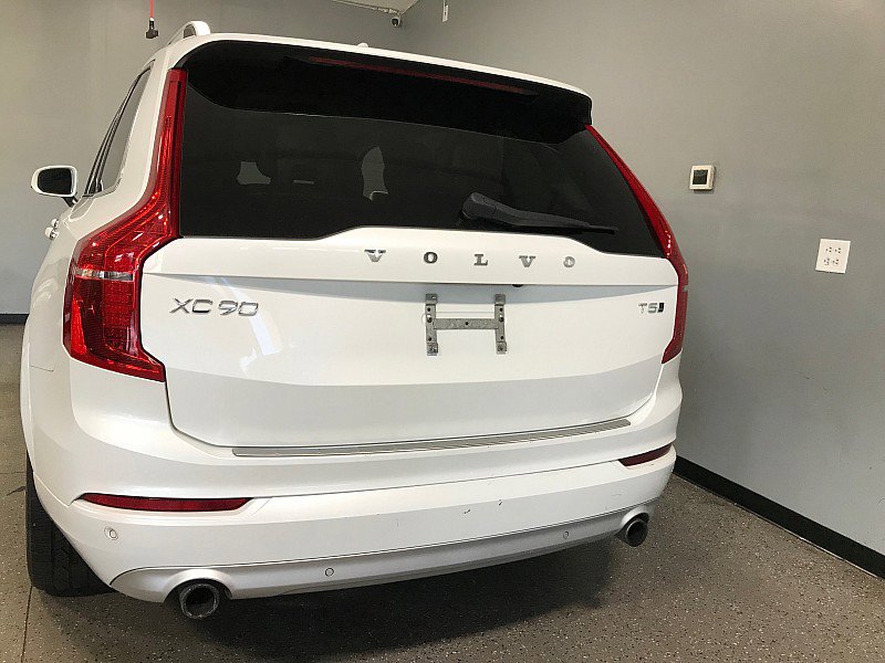 Used 2018 Volvo XC90 T5 Momentum w/ Convenience Package image 4