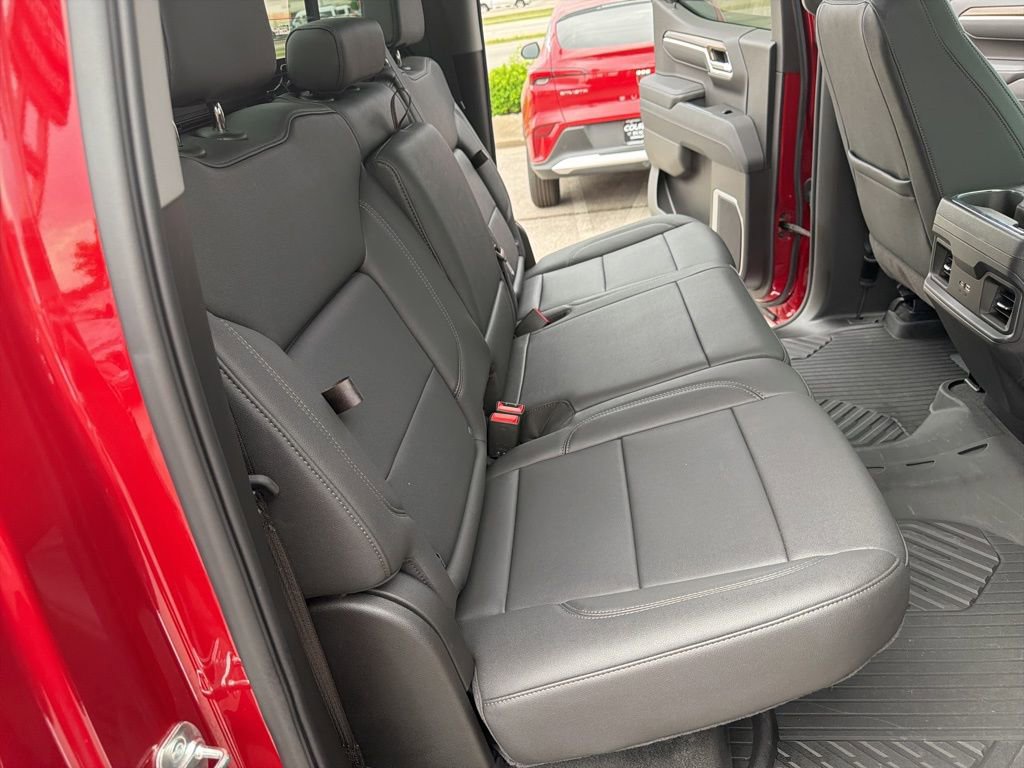 Used 2025 Chevrolet Silverado 1500 LT Trail Boss w/ Convenience Package II AWD/4WD image 9