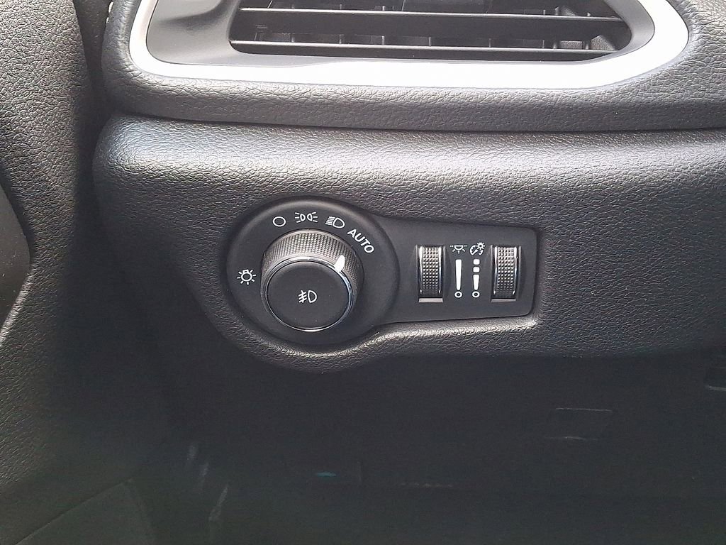 New 2026 Chrysler Pacifica Select image 17
