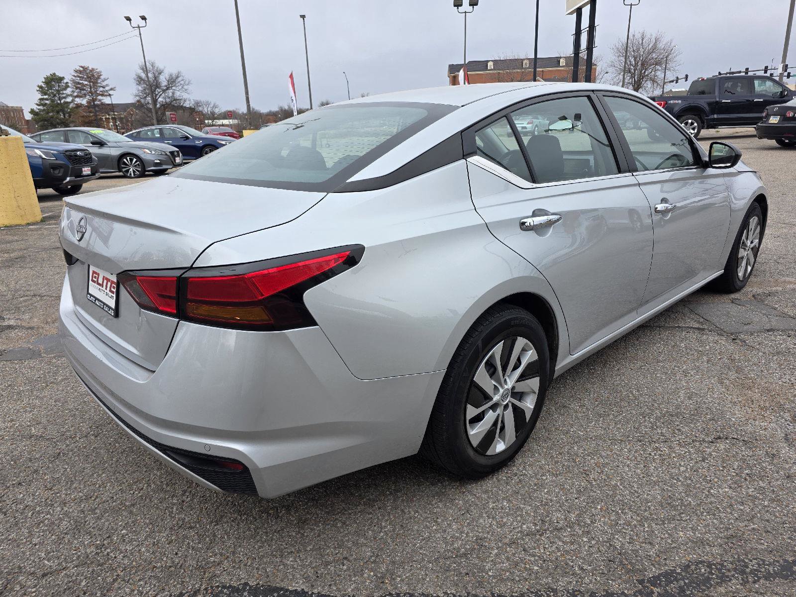 Used 2024 Nissan Altima 2.5 S image 5