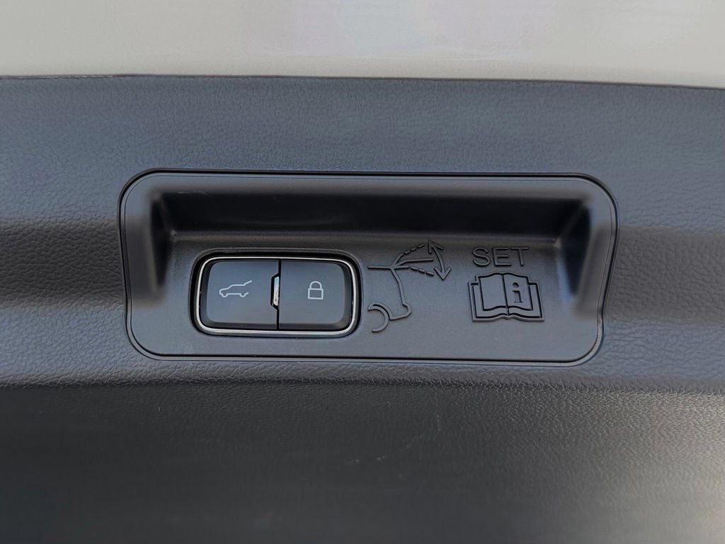 Used 2026 Ford Explorer ST-Line RWD image 11