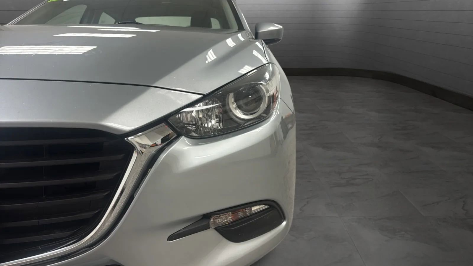 Used 2018 MAZDA MAZDA3 Touring FWD image 28