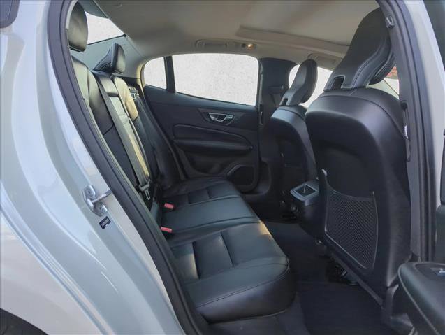 Used 2020 Volvo S60 T6 Momentum image 17